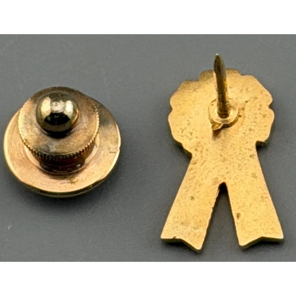 Vintage Premium Saltines Lapel Pin Advertising Ribbon Gold Tone 1976 3/8